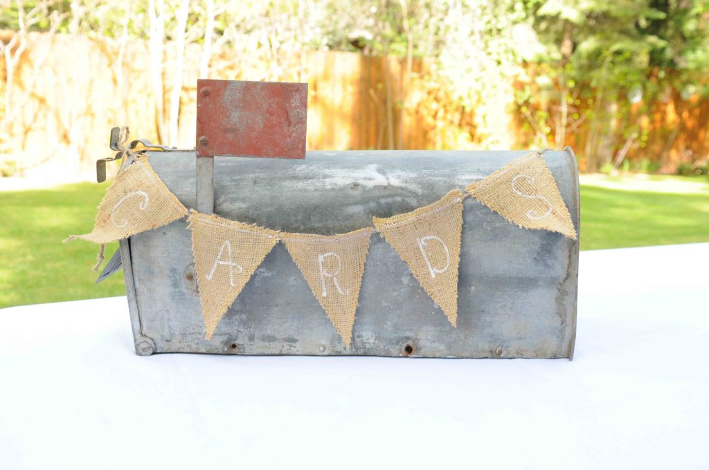 Vintage Galvanized mailbox with card pennant $15